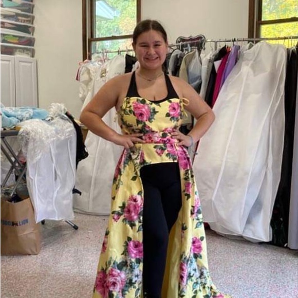 NWOT Teeze Me Pageant Fun Fashion Yellow & Pink Stoned with Shorts!! - Picture 2 of 5